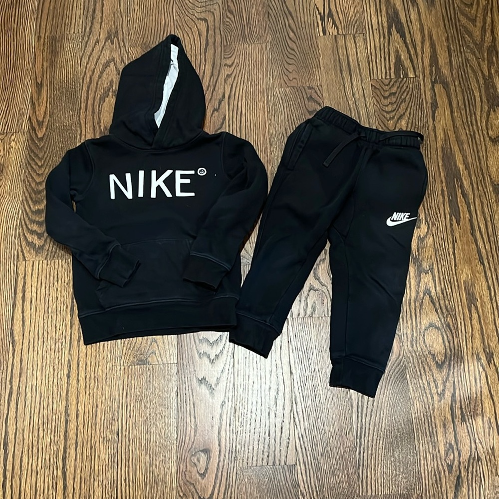 Boys 3-4T Nike Set